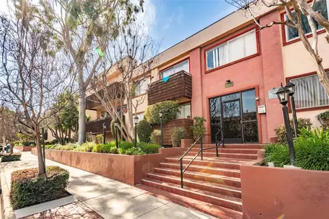 5403 Newcastle Ave #70, Encino, CA 91316