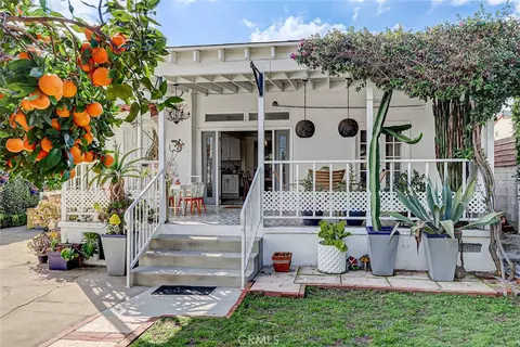8826 S Gramercy Pl, Los Angeles, CA 90047