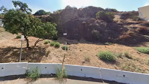 2354 Holly Dr, Los Angeles, CA 90068