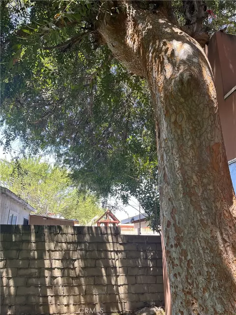 910 W Palmer St, Compton, CA 90220 photo 3