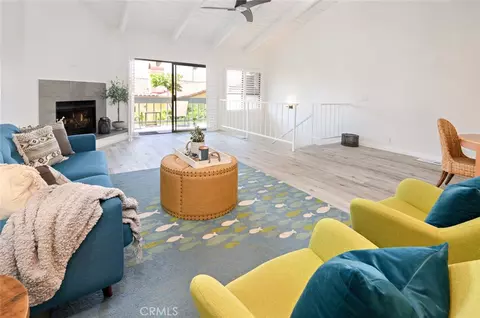2106 Vanderbilt Ln #D, Redondo Beach, CA 90278