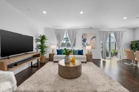 11913 Manzanilla Ln, Los Angeles, CA 90047