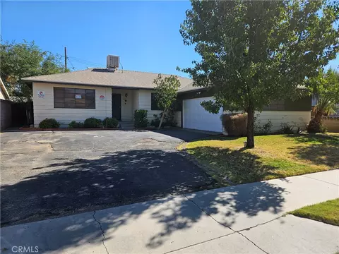 43874 Fern Ave, Lancaster, CA 93534