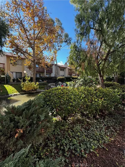 5760 Owensmouth Ave #28, Woodland Hills, CA 91367