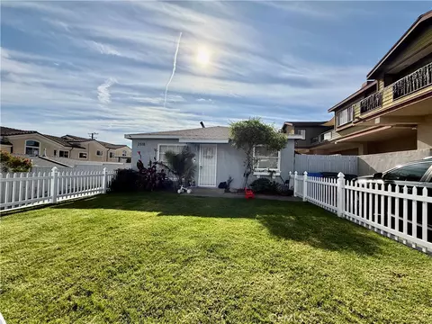 2518 Gates Ave, Redondo Beach, CA 90278