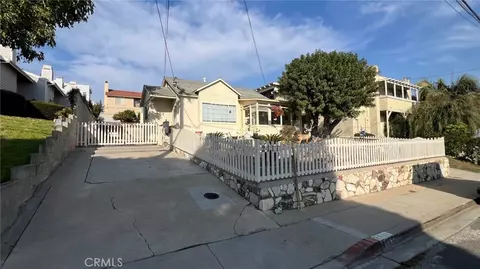 2111 Clark Ln, Redondo Beach, CA 90278