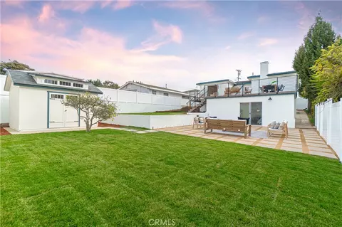 2305 Hill Ln, Redondo Beach, CA 90278