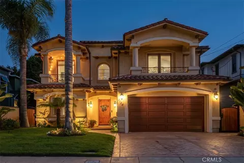 1136 5th St, Manhattan Beach, CA 90266