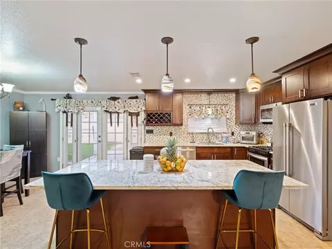 Kitchen - 34646 Paseo Del Valle, Barstow, CA 92311 photo 1 of 3
