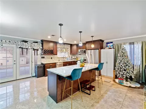 Kitchen - 34646 Paseo Del Valle, Barstow, CA 92311 photo 2 of 3
