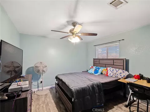 Bedroom - 34646 Paseo Del Valle, Barstow, CA 92311 photo 1 of 4