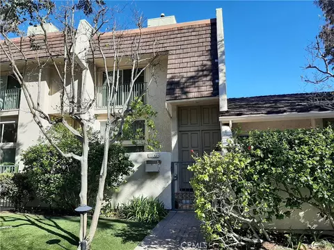 22245 Erwin St, Woodland Hills, CA 91367
