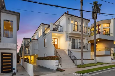 711 1st Pl, Hermosa Beach, CA 90254