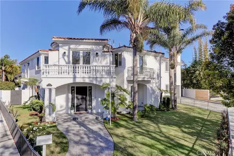 500 11th St, Manhattan Beach, CA 90266