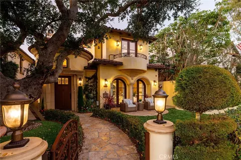 605 33rd St, Manhattan Beach, CA 90266