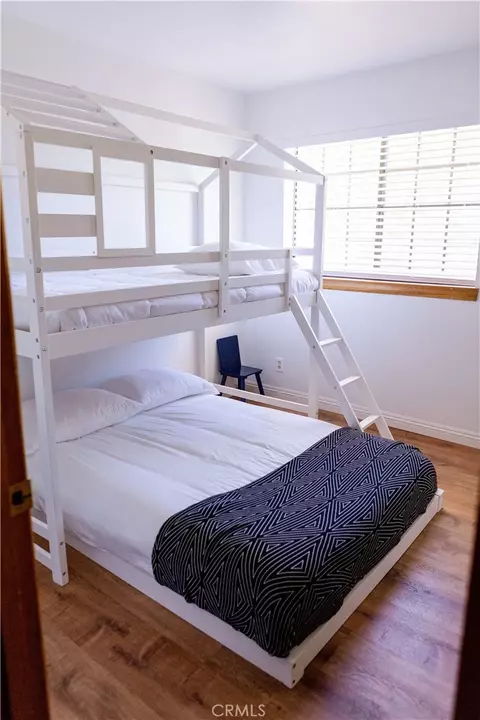 Bedroom - 1075 Rivera Dr, Wrightwood, CA 92397 photo 6 of 9