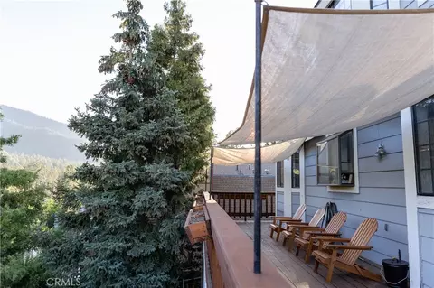 Exterior - 1075 Rivera Dr, Wrightwood, CA 92397 photo 2 of 9