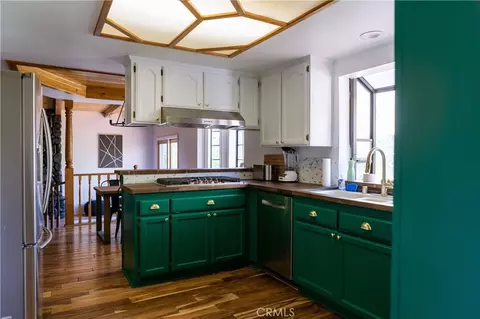Kitchen - 1075 Rivera Dr, Wrightwood, CA 92397 photo 1 of 2