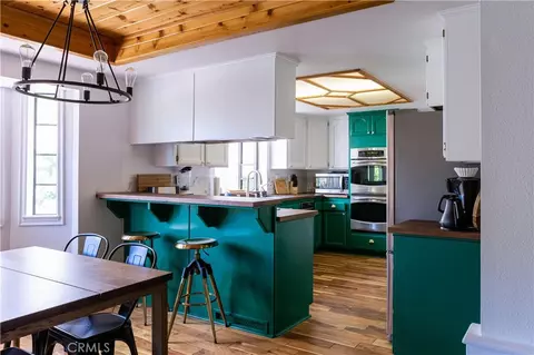 Kitchen - 1075 Rivera Dr, Wrightwood, CA 92397 photo 2 of 2