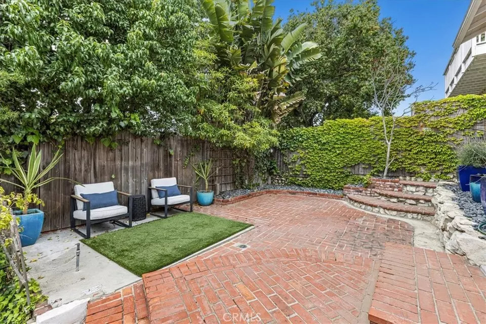 Exterior - 1145 8th St, Hermosa Beach, CA 90254 photo 3 of 5