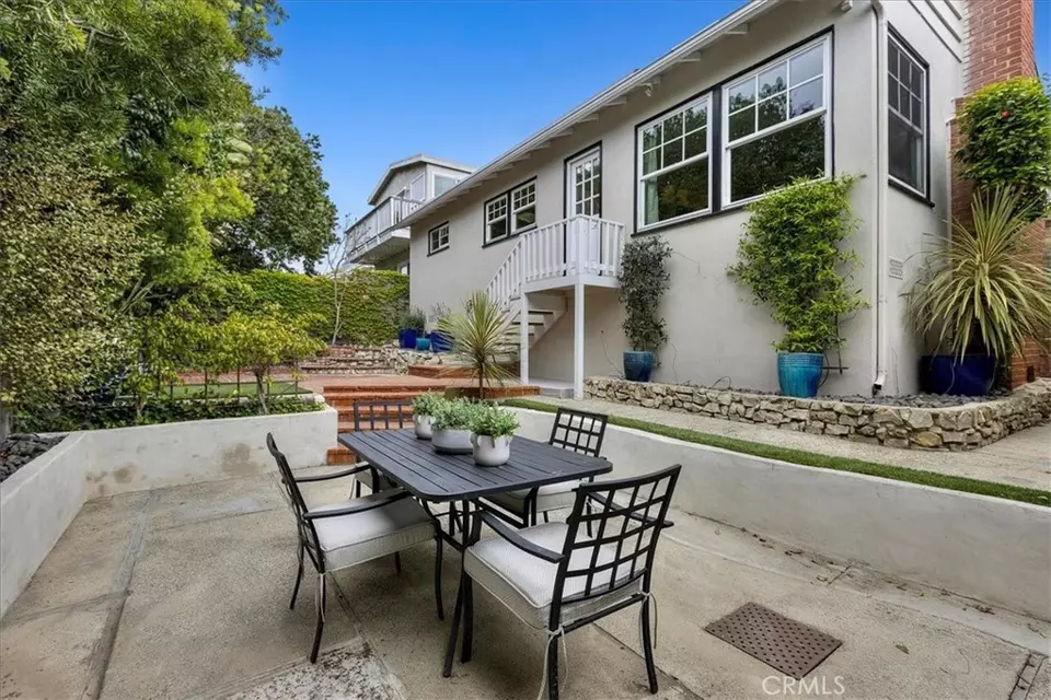 Exterior - 1145 8th St, Hermosa Beach, CA 90254 photo 4 of 5