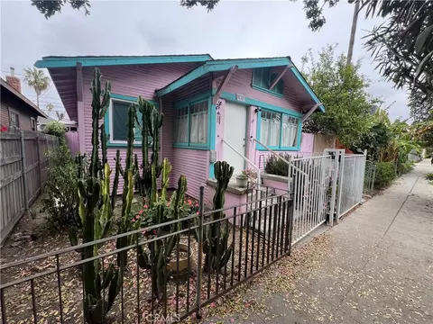 1137 Cabrillo Ave, Venice, CA 90291