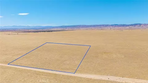 115 SW Vic Avenue F-8, Lancaster, CA 93536