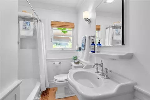 Bath - 929 16th St, Hermosa Beach, CA 90254 photo 1 of 1