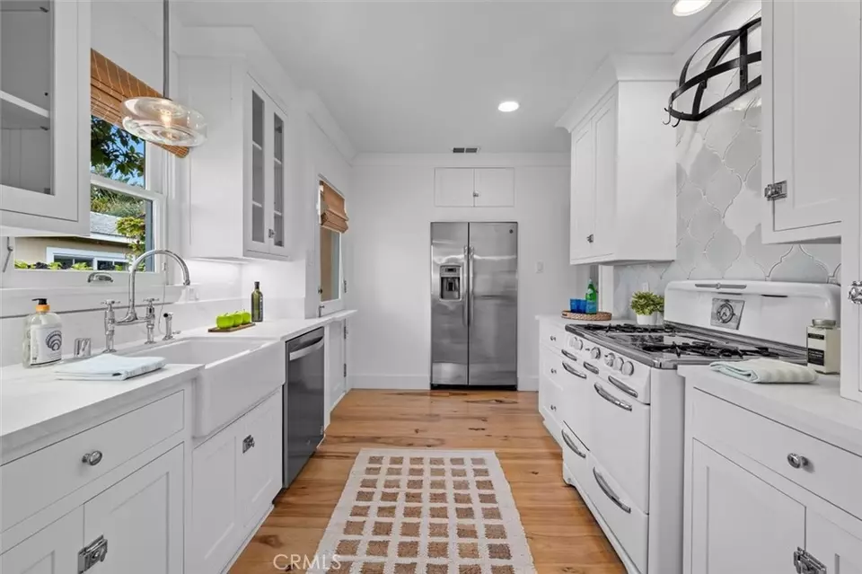 Kitchen - 929 16th St, Hermosa Beach, CA 90254 photo 1 of 3