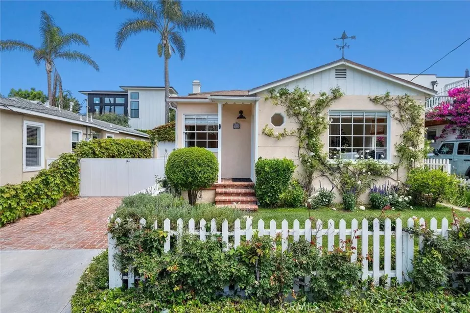 Exterior - 929 16th St, Hermosa Beach, CA 90254 photo 8 of 9