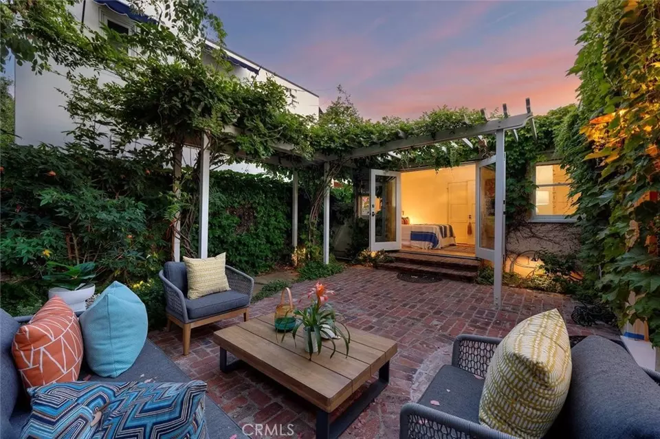 Exterior - 929 16th St, Hermosa Beach, CA 90254 photo 6 of 9