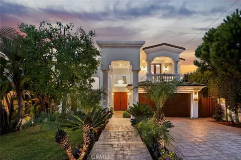 1043 9th St, Manhattan Beach, CA 90266