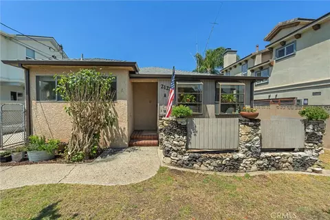 2121 Marshallfield Ln, Redondo Beach, CA 90278