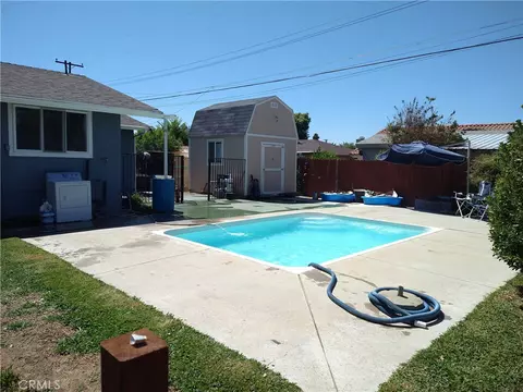 609 S Buena Vista St, Hemet, CA 92543