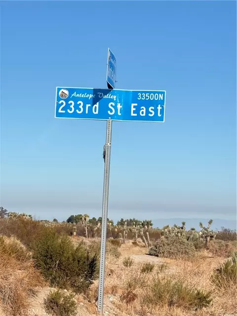 23503 E Avenue Z, Llano, CA 93544