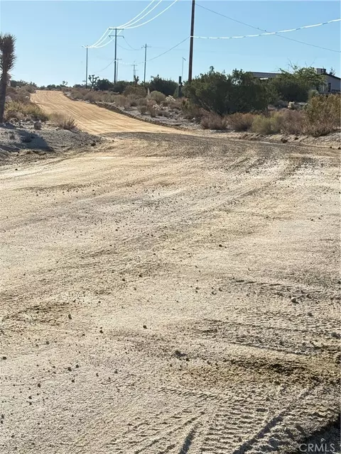 23503 E Avenue Z, Llano, CA 93544 photo 2