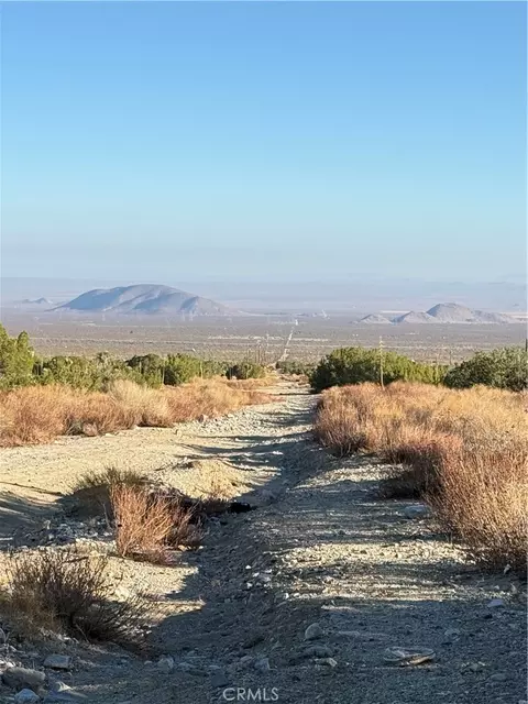 23503 E Avenue Z, Llano, CA 93544 photo 6