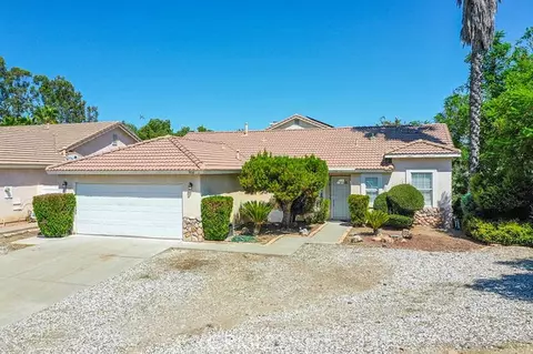 802 Napa Ct, Lake Elsinore, CA 92530