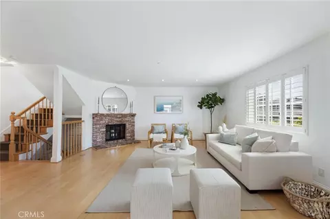 1421 12th St #1, Manhattan Beach, CA 90266