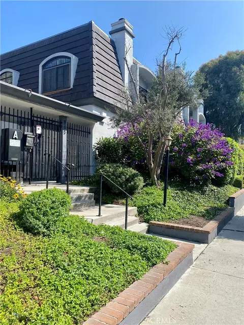 8105 Redlands St #107, Playa Del Rey, CA 90293