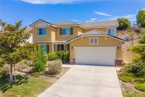 4101 Cottonwood Cir, Lake Elsinore, CA 92530