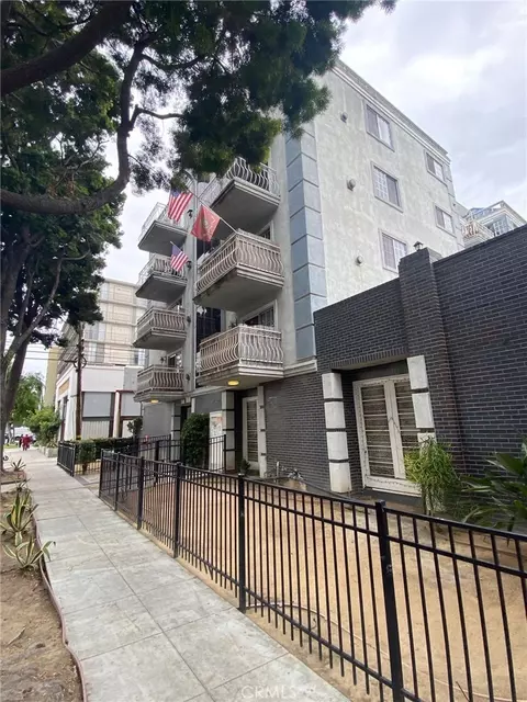 518 E 4th St, Long Beach, CA 90802