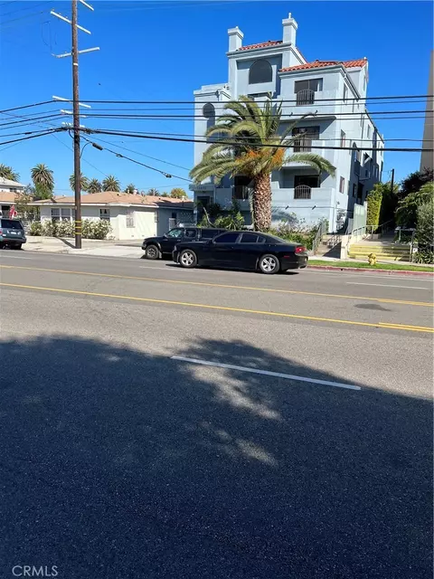11852 Washington Pl, Los Angeles, CA 90066