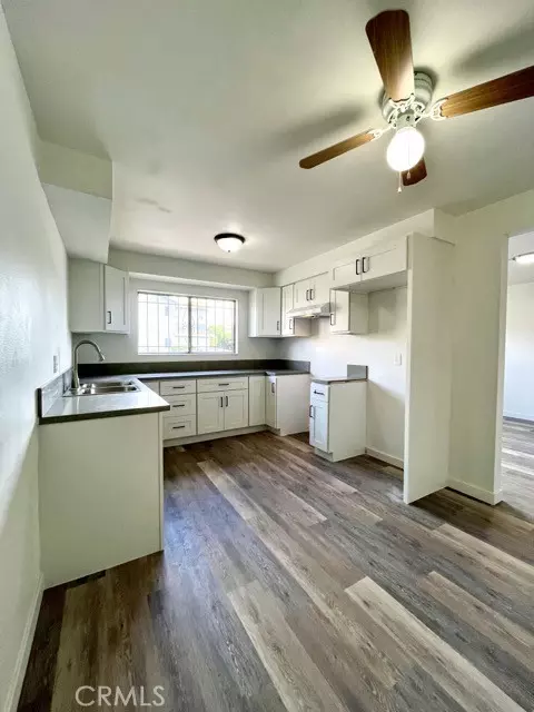 14 Camelback Ave N, Carson, CA 90745