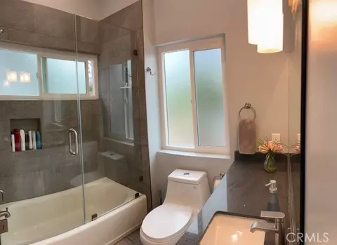 Bath - 1514 E Maple Ave, El Segundo, CA 90245 photo 1 of 3