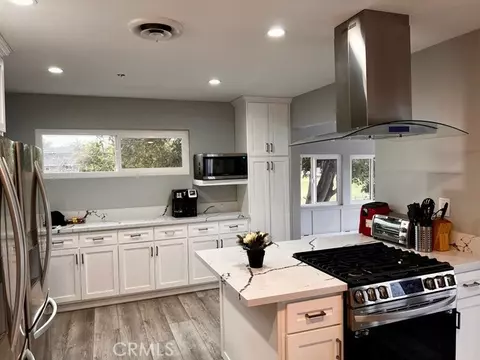 Kitchen - 1514 E Maple Ave, El Segundo, CA 90245 photo 1 of 2