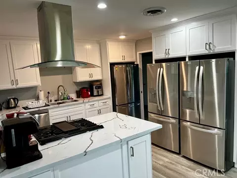 Kitchen - 1514 E Maple Ave, El Segundo, CA 90245 photo 2 of 2