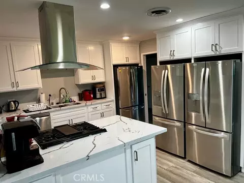 Kitchen - 1514 E Maple Ave, El Segundo, CA 90245 photo 2 of 2