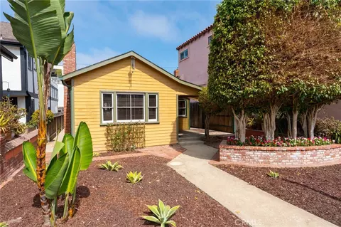 425 30th St, Manhattan Beach, CA 90266