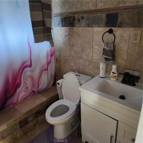 Bath - 125 E 68th Way, Long Beach, CA 90805 photo 1 of 1